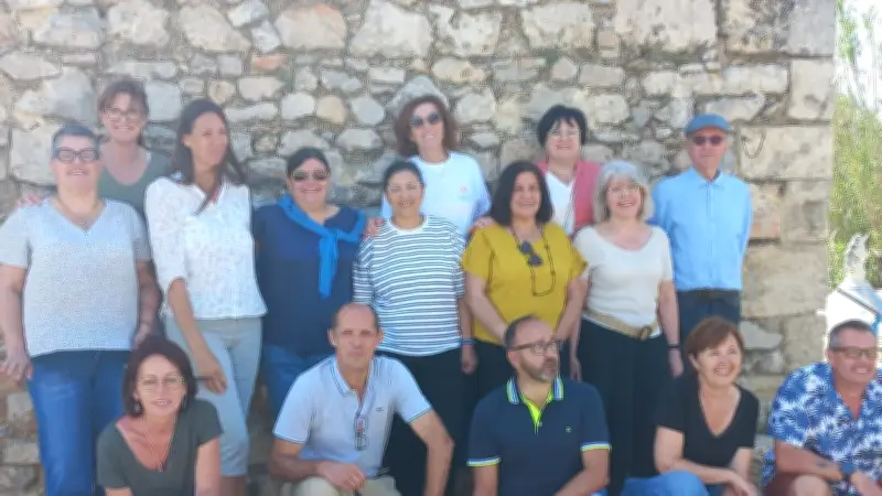 Retrouvailles émouvantes d'anciens élèves de Beauvoisin après 40 ans