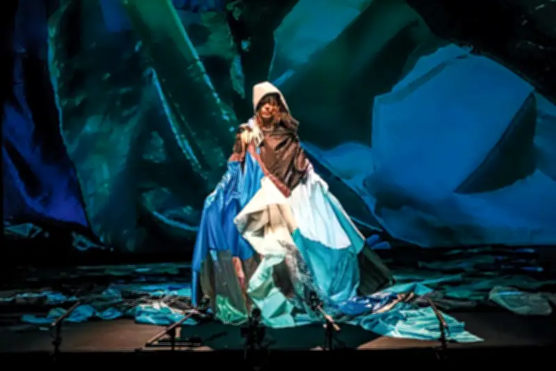 Robyn Orlin et Camille mêlent danse et eau à Avignon