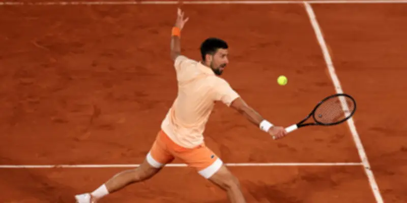 Roland-Garros 2026 : Djokovic rejoint par Mpetshi Perricard en nocturne