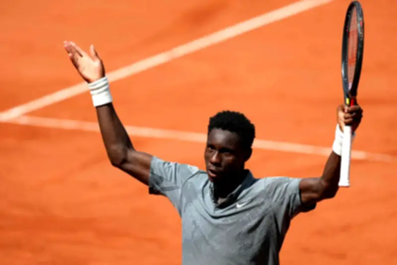 Roland-Garros 2026 : Moïse Kouamé héroïque et qualifié pour le troisième tour