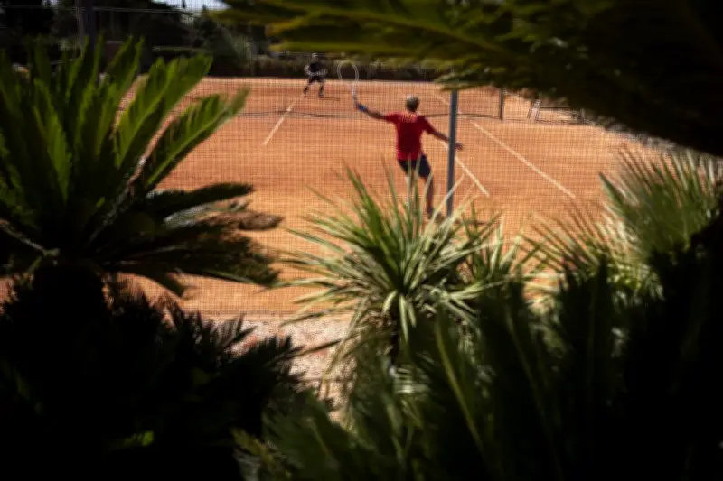 Roland-Garros : la terre battue, star du tournoi, a disparu des courts en France