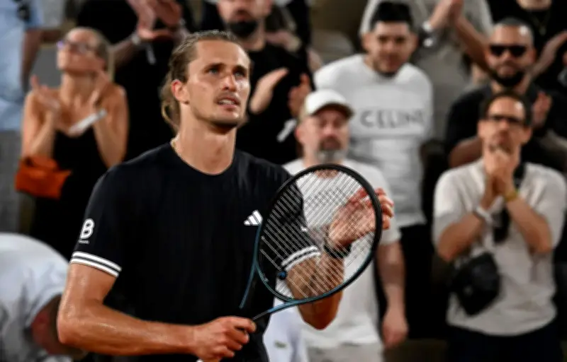 Roland-Garros : Parry seule Française en 8es, Swiatek et Zverev en lice