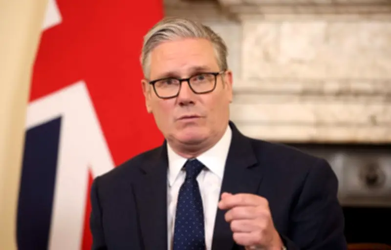 Royaume-Uni : deux secrétaires d'État quittent le gouvernement Starmer