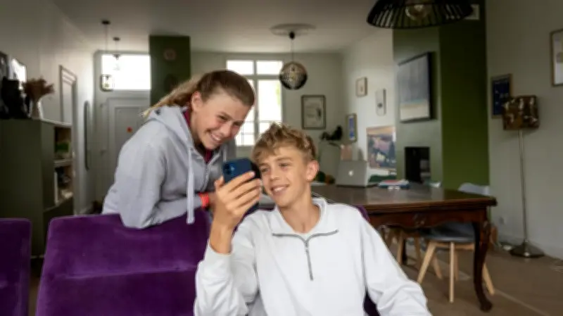 Réseaux sociaux : des parents bordelais en quête de solutions pour leurs ados