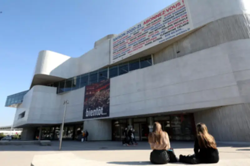 Ruée matinale pour les abonnements au théâtre Anthéa d'Antibes