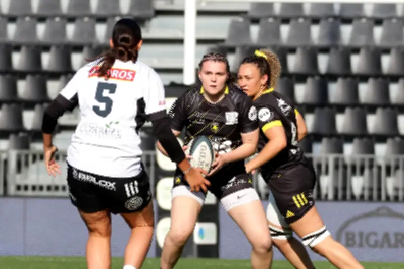 Rugby féminin : La Rochelle s'incline à Pau et perd son invincibilité