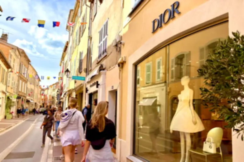 À Saint-Tropez, les commerçants indépendants subissent la pression du luxe