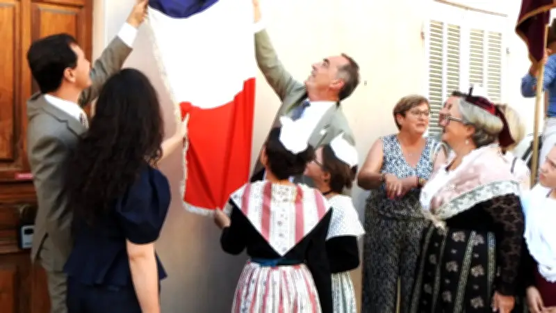 Santo Estello : défilé, messe et congrès pour les félibres à Saint-Gilles