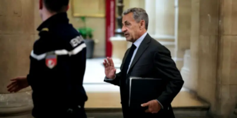 Sarkozy échappe au bracelet électronique grâce à une libération conditionnelle