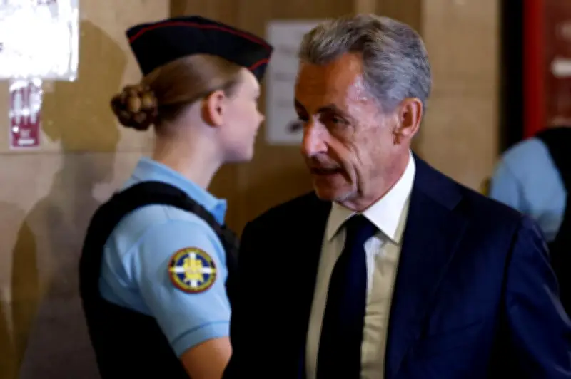 Sarkozy en appel : la défense dénonce un « roman grotesque »