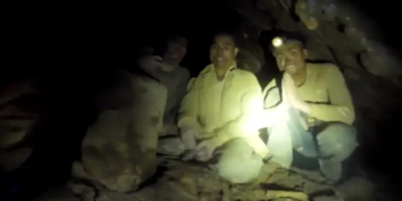 Sauvetage de cinq Laotiens coincés dans une grotte : les images