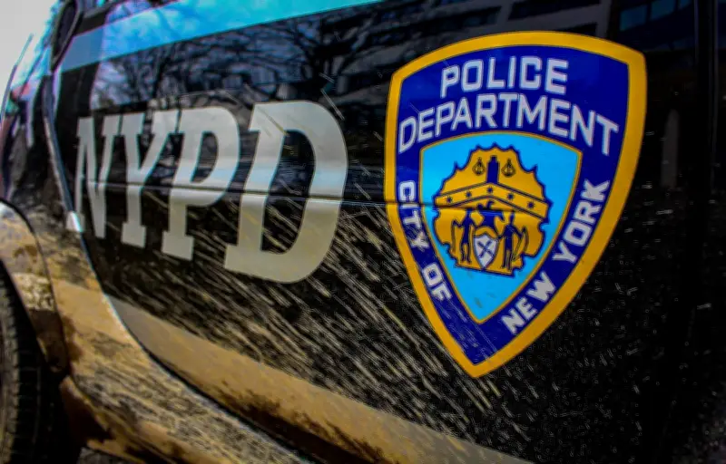 Sauvetage héroïque d'une femme à Brooklyn par la police de New York