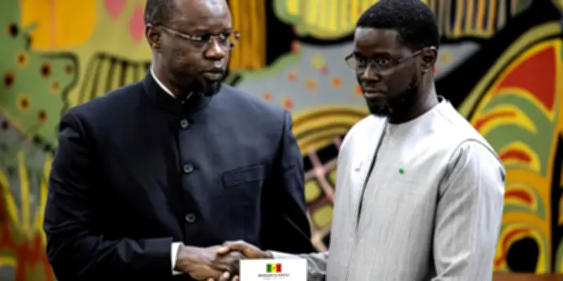 Sénégal : le Premier ministre Ousmane Sonko limogé par le président Bassirou Diomaye Faye