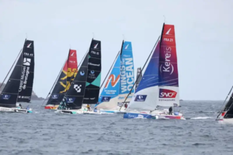 Solitaire du Figaro : Alexis Thomas dans le trio de tête