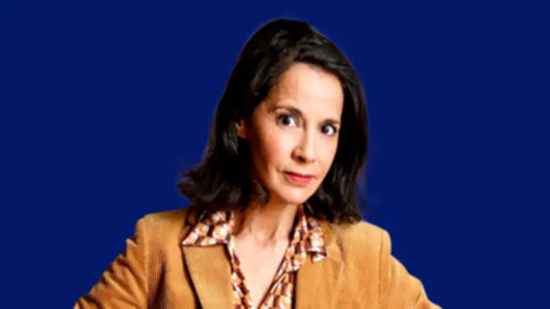 Sophia Aram étrille la réécriture du roman familial de Mélenchon