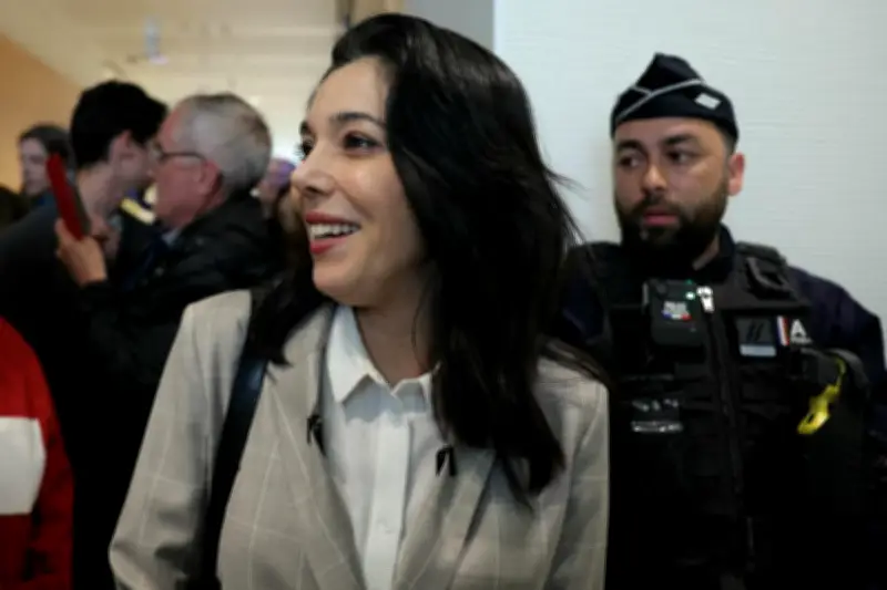 Sophia Chikirou jugée pour escroquerie : « Personne ne me dit que je ne suis plus présidente »