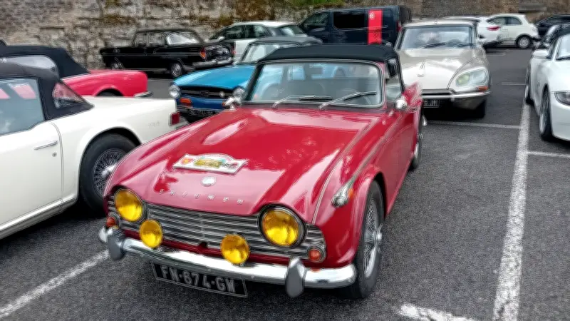 Sortie de printemps des voitures anciennes à Roquefort-sur-Soulzon
