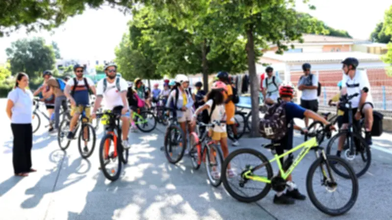 Sortie vélo de 15 km pour les élèves d'Yves-Liotard à Uchaud