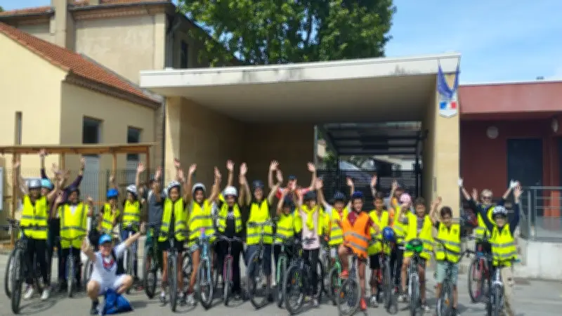 Sortie vélo et journée pédagogique pour les CM2 à Saint-Geniès-de-Malgoirès