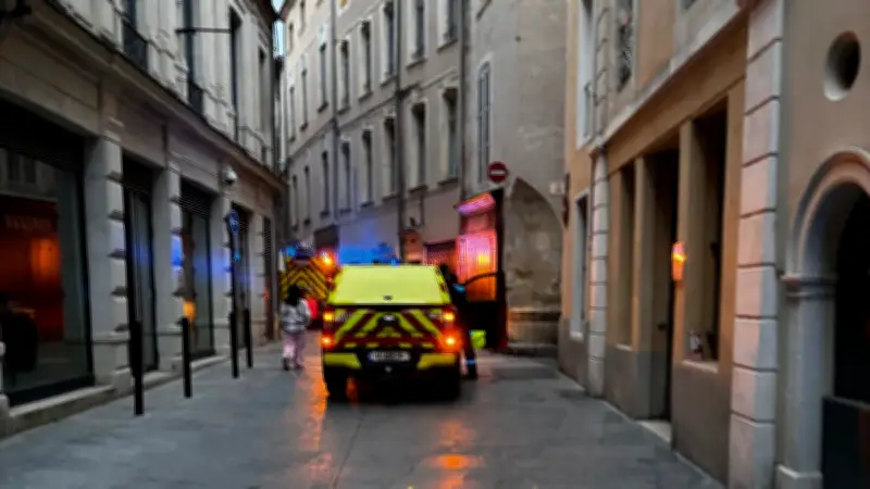 Soupçons de fuite de gaz dans l'Écusson à Nîmes : pompiers et GRDF déployés