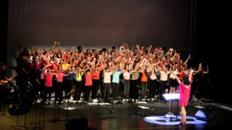 Spectacle "Battements de cœur" : un triomphe pour la chorale du collège George-Ville