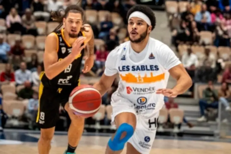 Stade Rochelais Basket : Josh Bascoe et Sasha Derradji dans le viseur