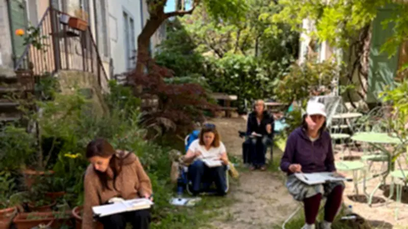 Stage de carnet de voyage : dessiner la nature et l'histoire à Villeneuvette