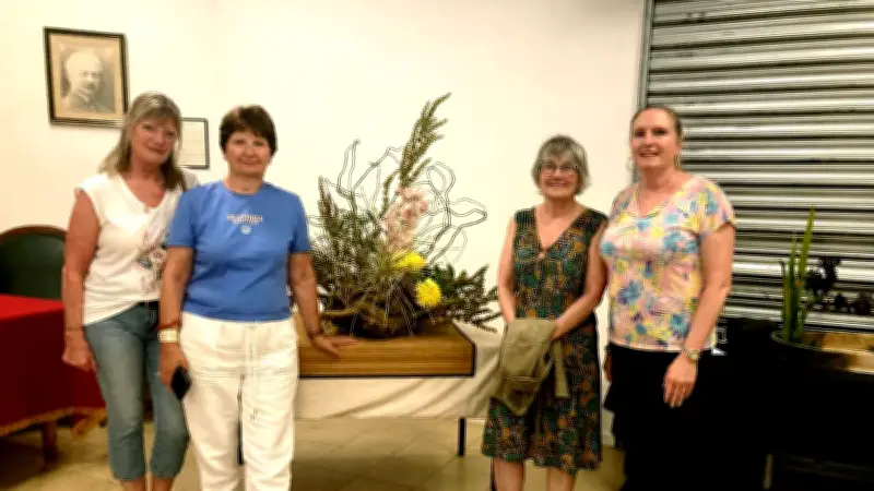 Stage d'ikebana à Bassan : douze participantes séduites par l'art floral