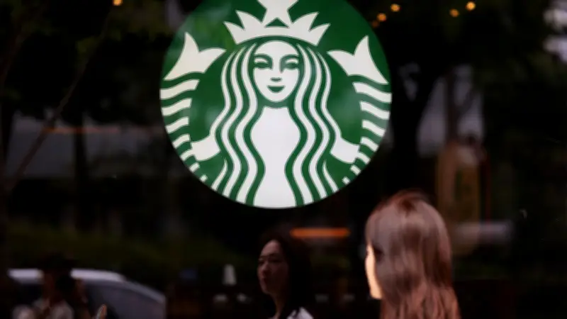 Starbucks Corée du Sud : le groupe rejette la faute sur l’IA après un scandale publicitaire
