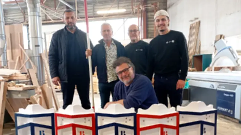 À Sète, les menuisiers municipaux fabriquent les lances et pavois des joutes