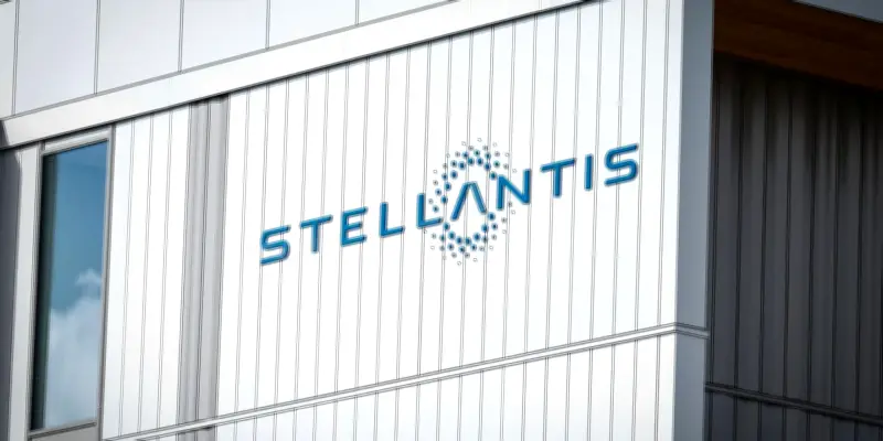 Stellantis : 60 milliards d'euros d'investissements, production réduite en Europe