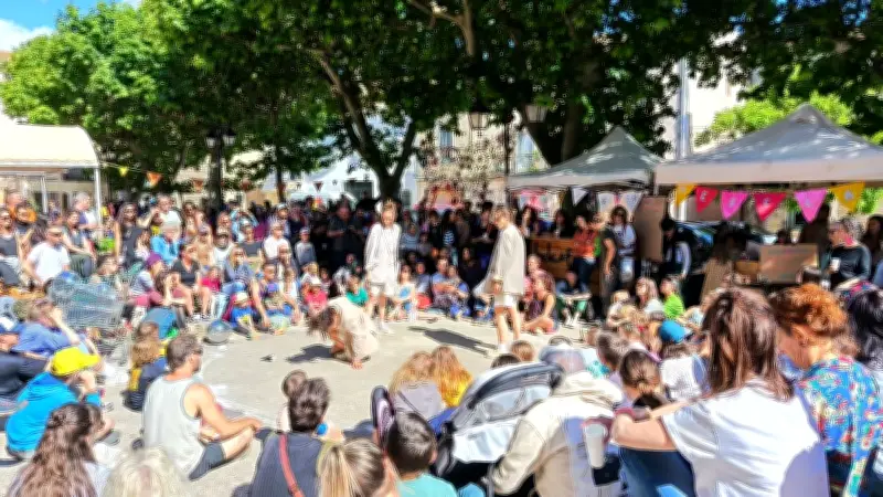 Succès pour Singes en fête à Saint-Jean-de-Fos : une édition ambiancée