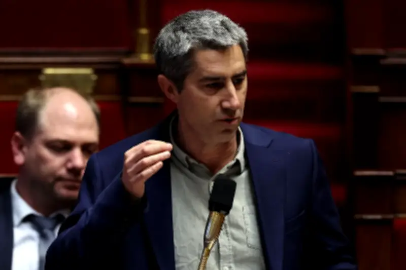 Syndrome du sauveur blanc : décryptage d'un concept post-colonial