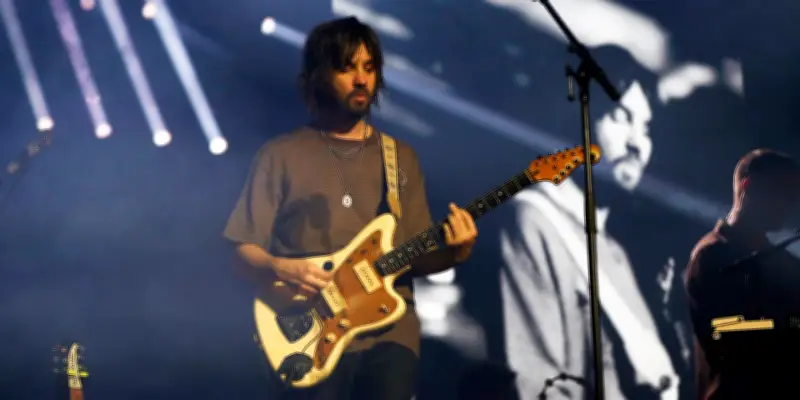 Tame Impala illumine l'Accor Arena avec Justice en invité surprise