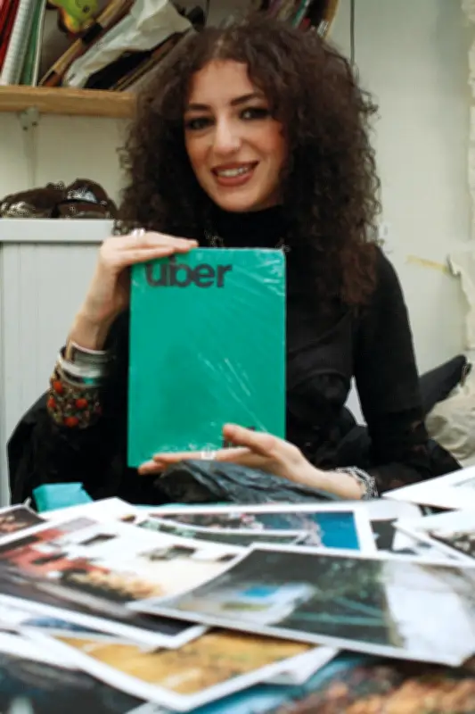 Tassiana Aït-Tahar : de livreuse Uber Eats à photographe engagée