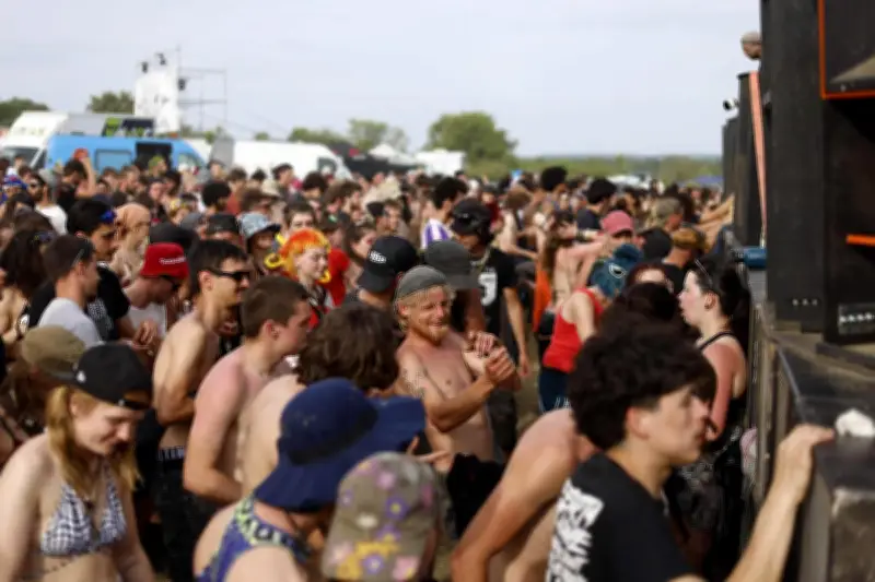 Teknival près de Bourges : 17 000 à 40 000 participants sur un site militaire