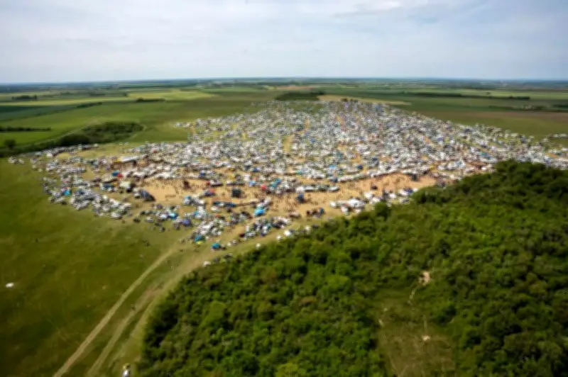 Teknival près de Bourges : des milliers de fêtards encore présents, les départs se poursuivent