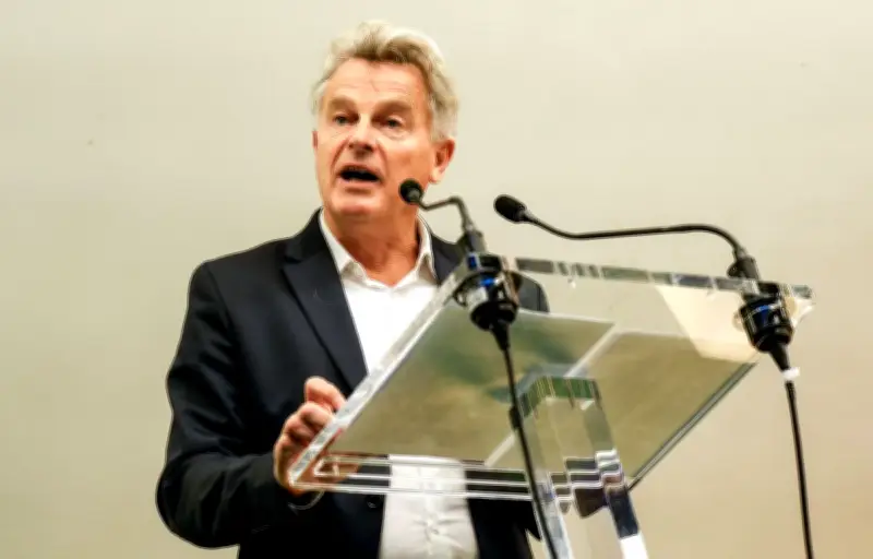 Tensions à gauche : Roussel accuse LFI de vouloir affaiblir le PCF