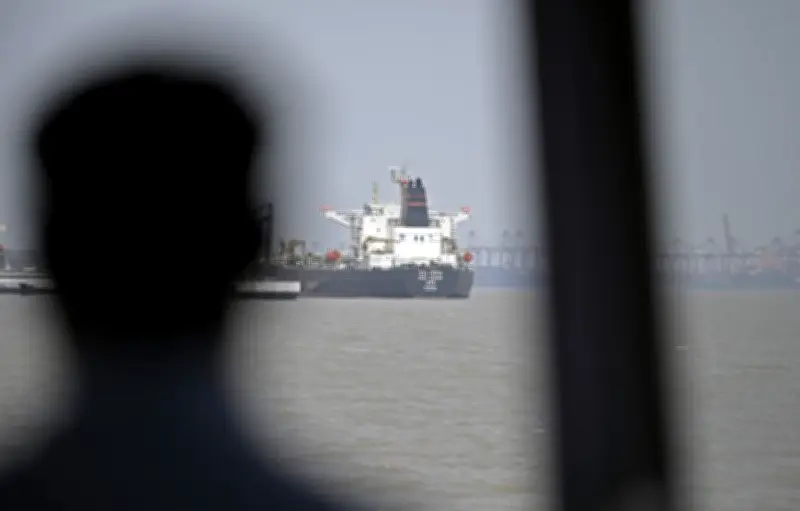 Tensions à Ormuz : Trump lance une opération, l'Iran menace