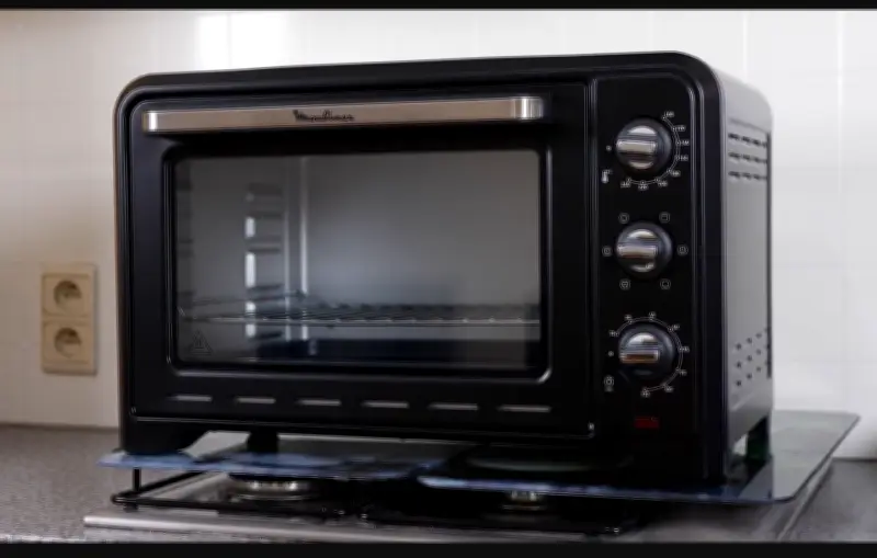 Test du mini-four Moulinex Optimo OX464811 : performances et isolation en question