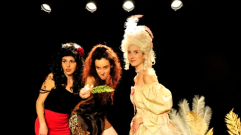 Théâtre en plein air : Amy Winehouse et Marie-Antoinette réunies à Beaulieu