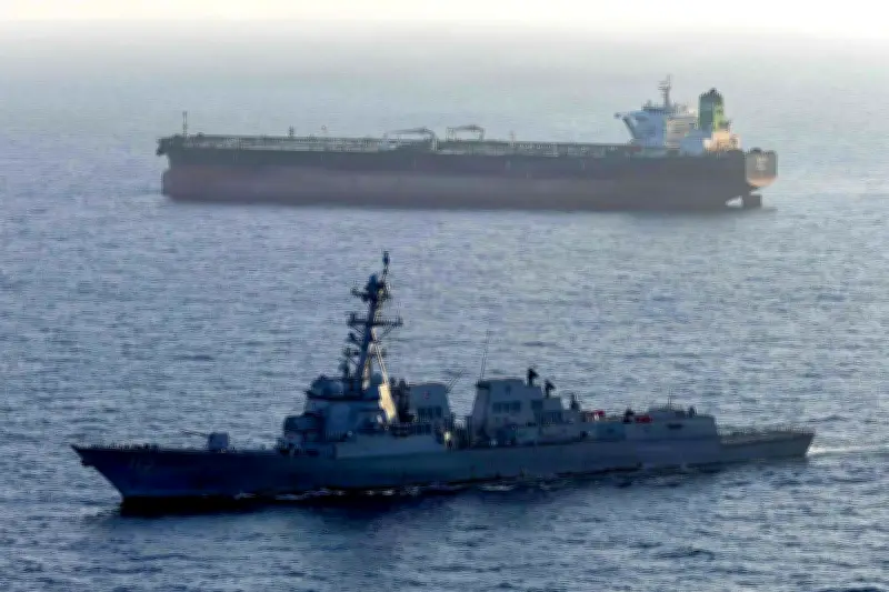 Tirs entre États-Unis et Iran fragilisent le cessez-le-feu à Ormuz