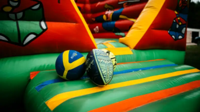 Tornade emporte un château gonflable : un enfant de 7 ans décède