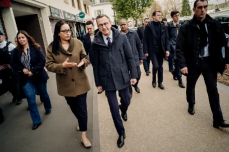 Tour de France des politiques : une tradition utile ou un simple rite ?
