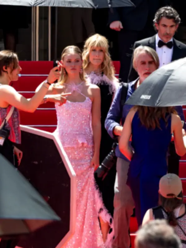 Tournage de The White Lotus à Cannes : des fans en extase