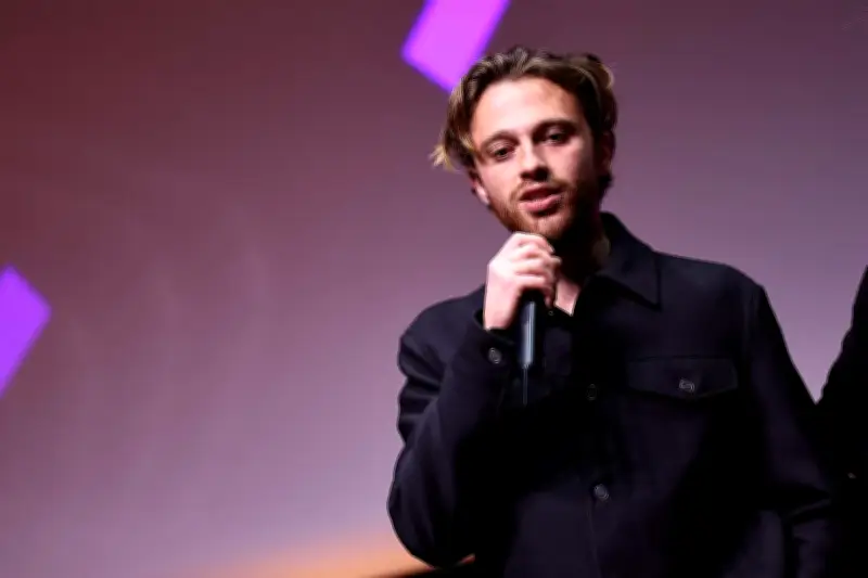 Tournage du biopic sur Johnny Hallyday : Benjamin Voisin en rockstar dès juin 2026