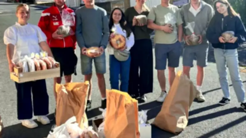 Tournée des fougasses à Grandrieu : les jeunes animent les villages