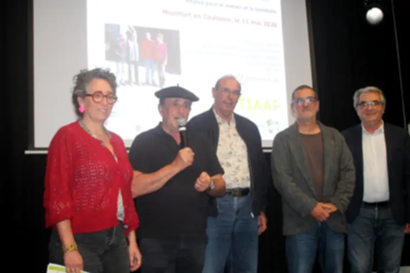 Transmission des fermes landaises : 100 personnes réunies pour une conférence