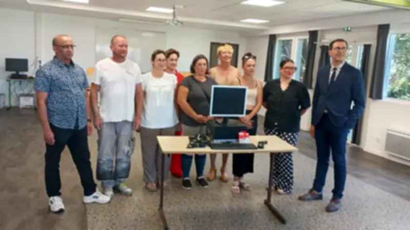 Transnuméric remet 15 ordinateurs au collège Didier-Lamoulie