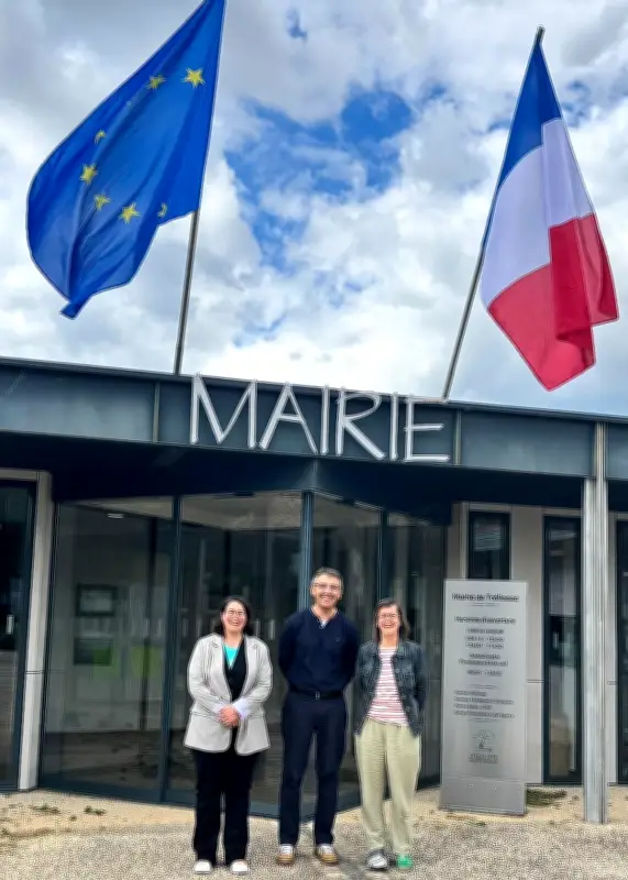 Trélissac arbore le drapeau européen en permanence sur sa mairie